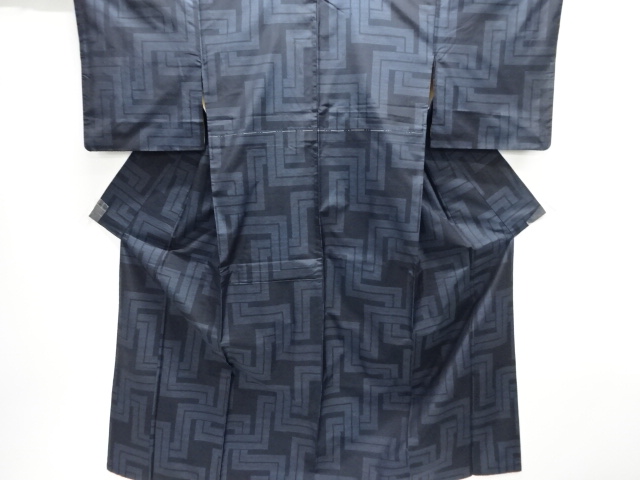  アンティーク　幾何学模様織り出し本場泥大島紬着物